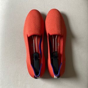 EUC Rothys Paprika loafer